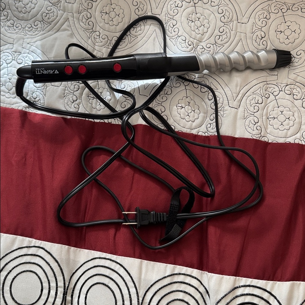 Avanti Black and Silver Curling Wand